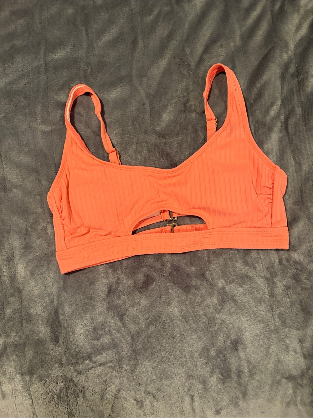 Time and Tru Coral Ribbed Bralette with Front Keyhole